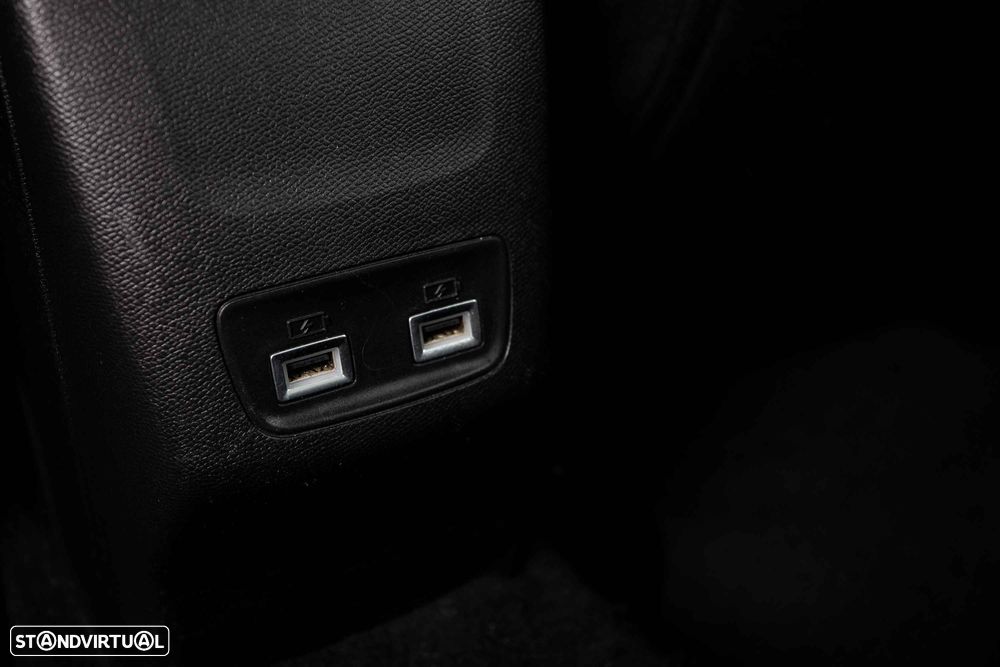 Peugeot e-2008 50 kWh Active Pack - 36