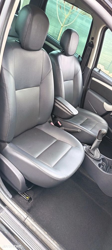 Dacia Duster 1.6 16V 105 4x2 Laureate - 12