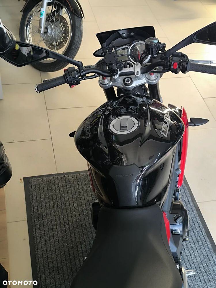Triumph Street Triple - 22