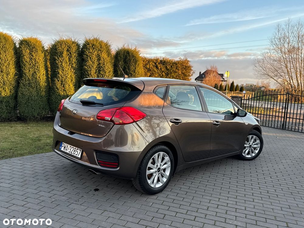 Kia Ceed - 27