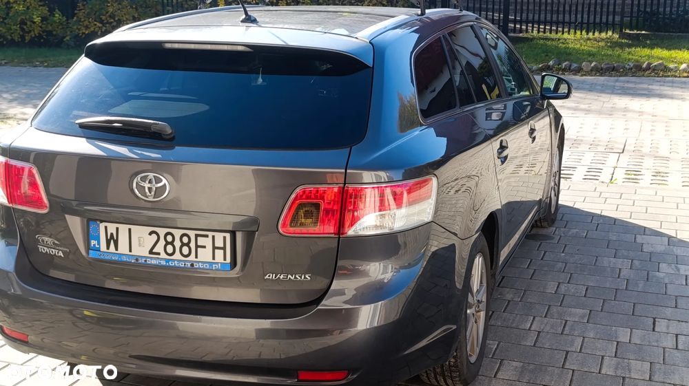 Toyota Avensis - 5