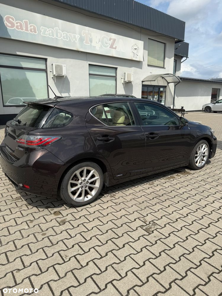 Lexus CT - 8