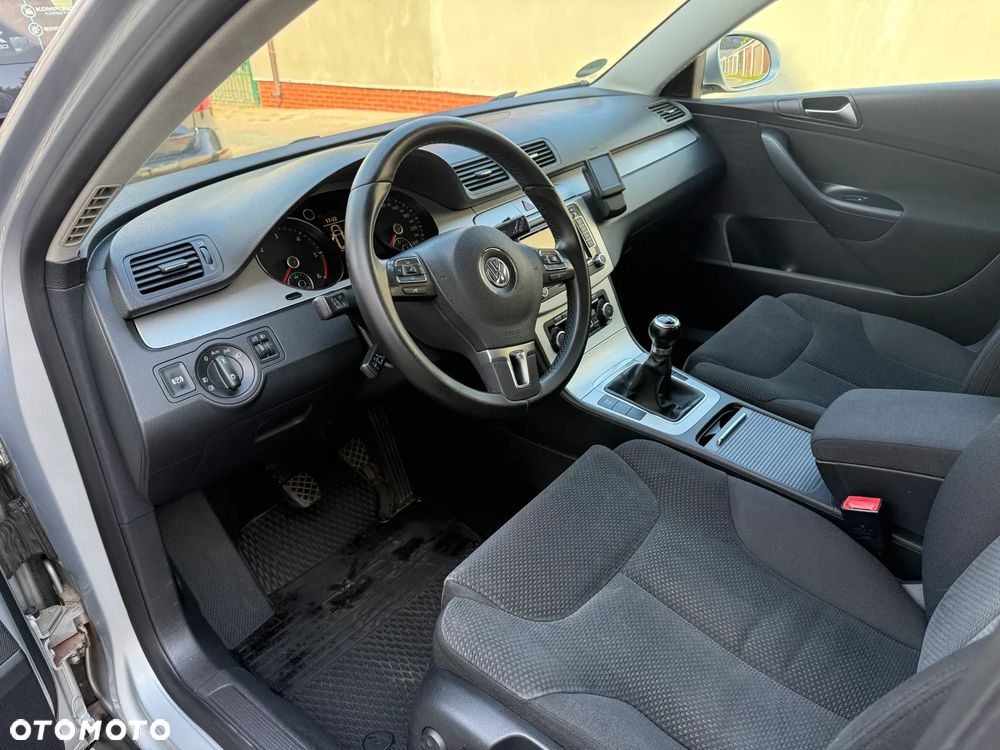 Volkswagen Passat 2.0 TDI Comfortline - 15