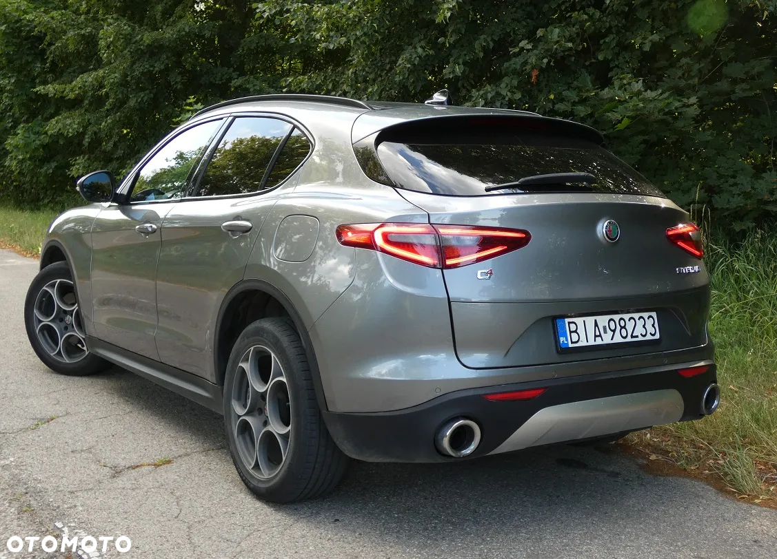Alfa Romeo Stelvio 2.0 Turbo 16V AT8-Q4 Ti - 17