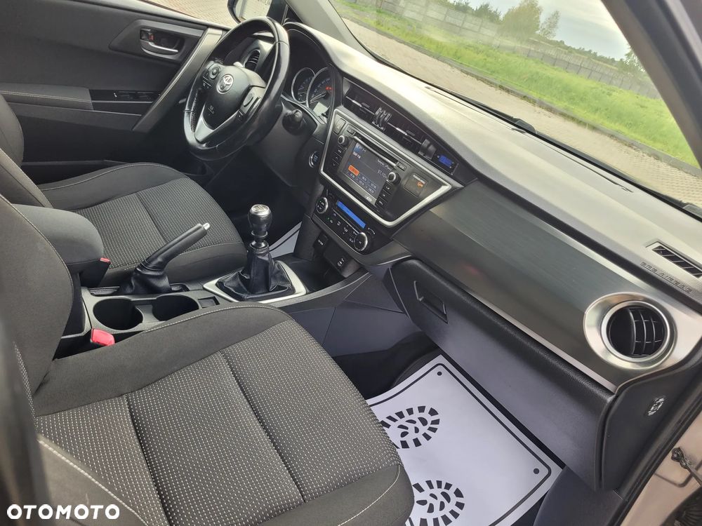 Toyota Auris 1.33 VVT-i Premium Comfort - 17