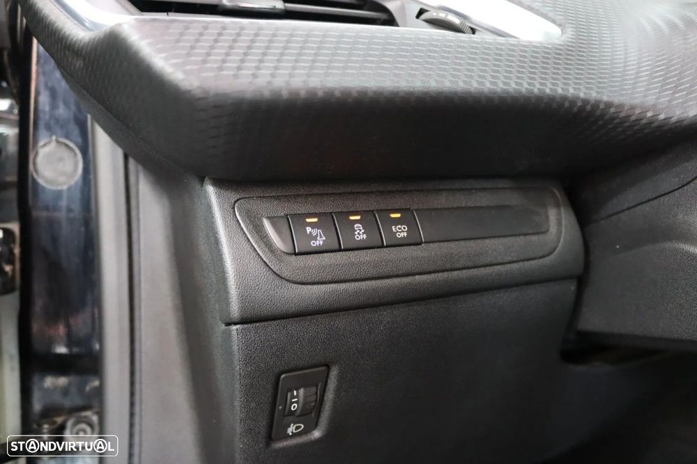 Peugeot 2008 1.2 PureTech Allure - 12