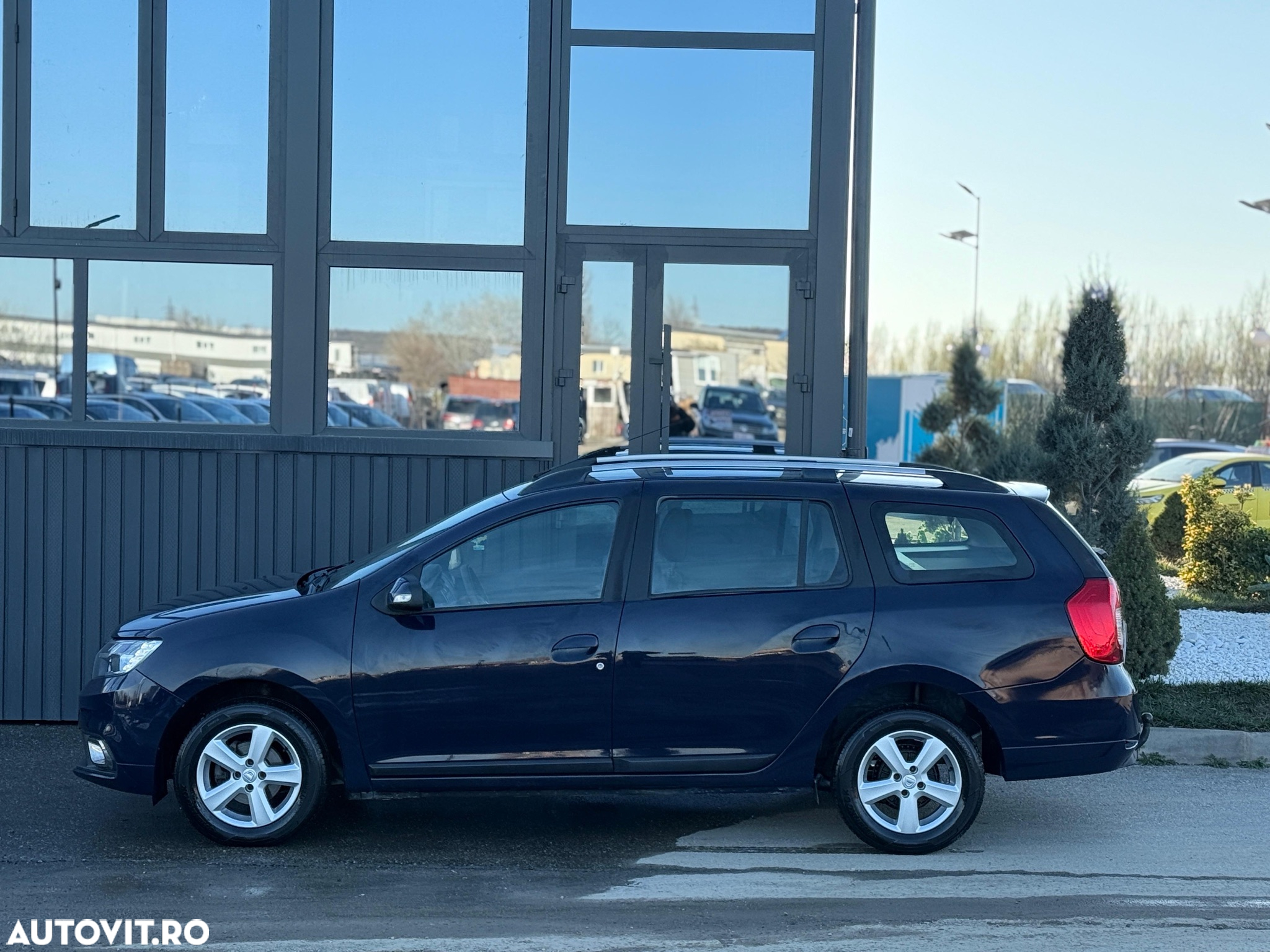 Dacia Logan 0.9 90CP Laureate - 3