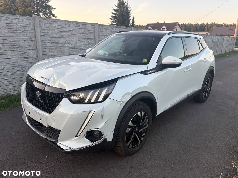 Peugeot 2008 PureTech 130 EAT8 GT - 12