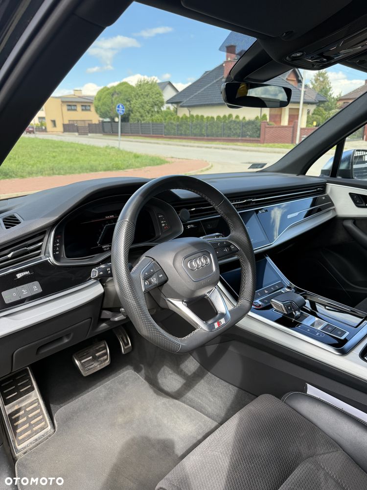Audi SQ7 - 7
