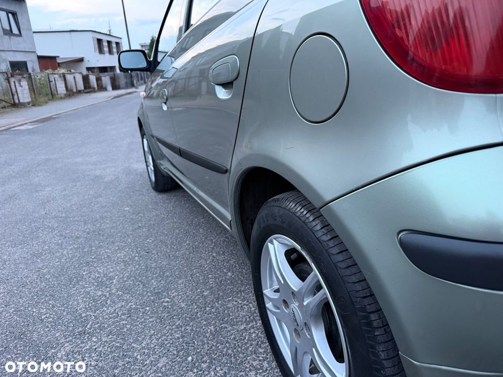 Toyota Yaris 1.0 Sol - 11