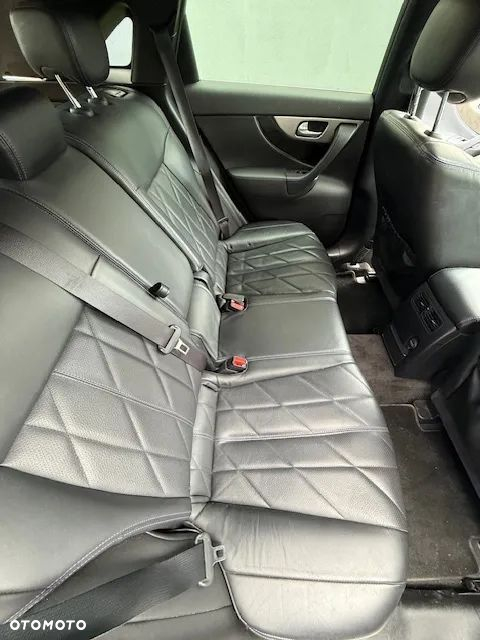 Infiniti Q70 3.0d S - 3