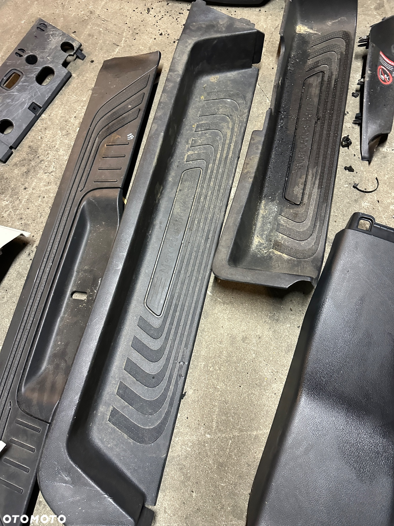 Mercedes 447 VITO V klasa słupek b D  plastik próg plastikowy - 8
