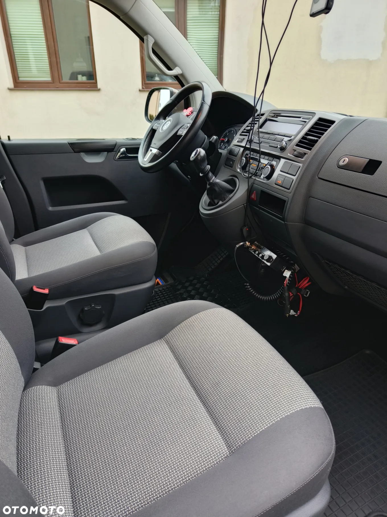 Volkswagen Caravelle - 14