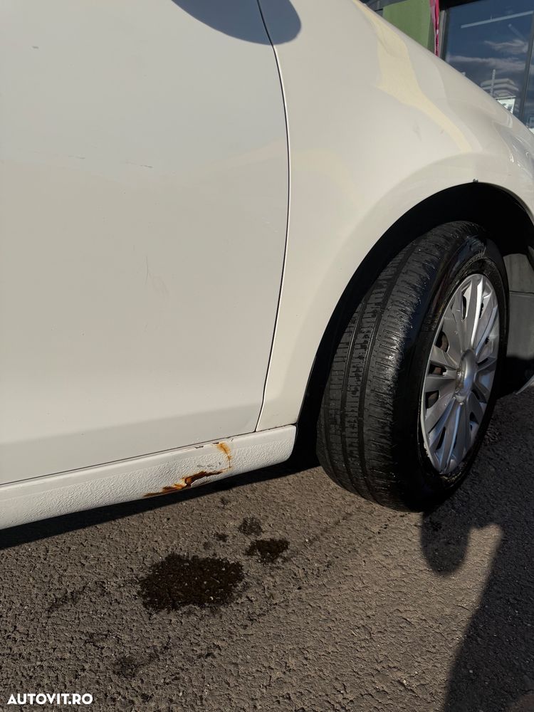 Volkswagen Golf 1.6 TDI DPF Trendline - 5