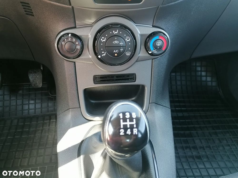 Ford Fiesta 1.25 Silver X (Ambiente) EU6 - 18