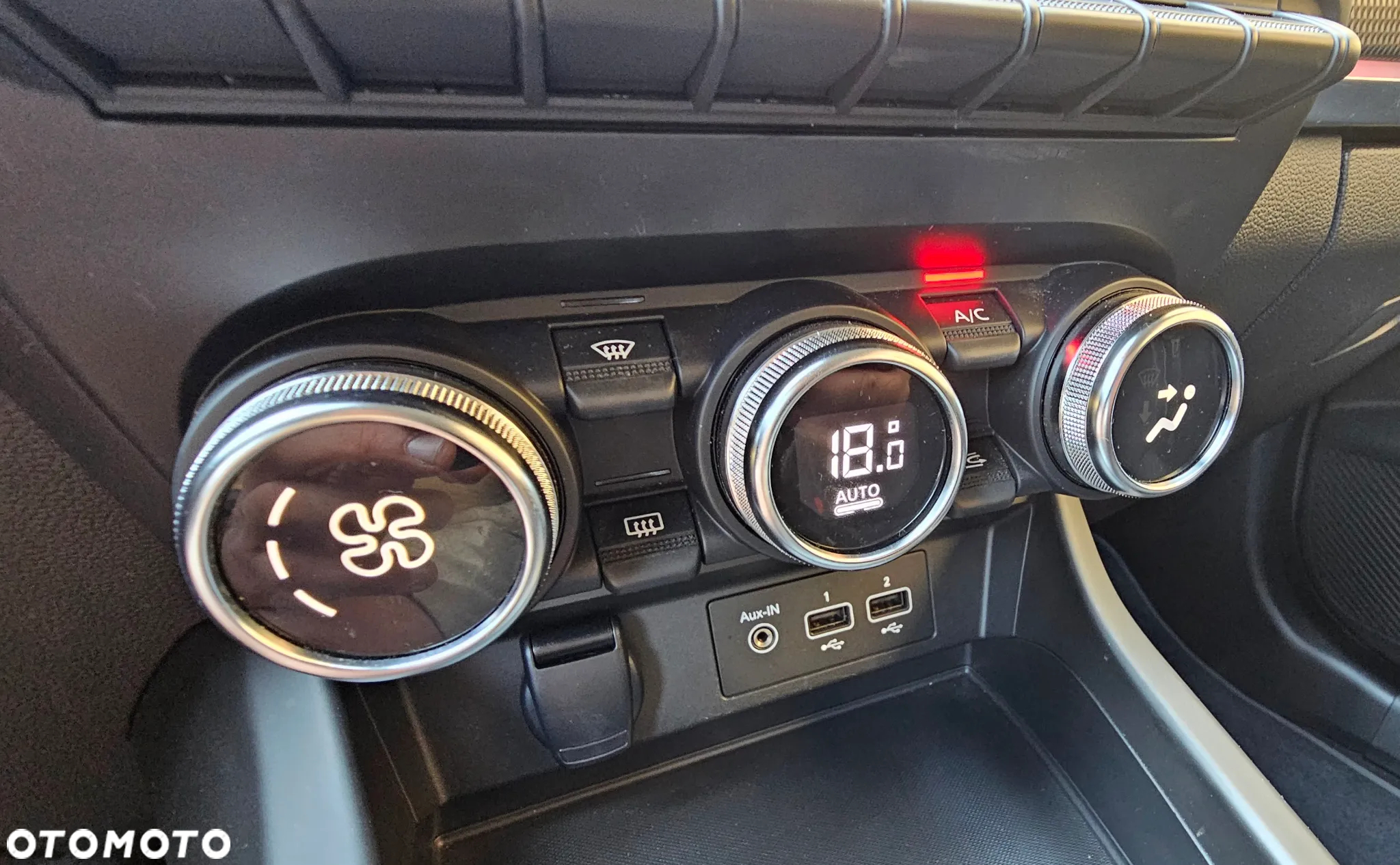 Renault Arkana 1.6 E-TECH Intens MMT - 24