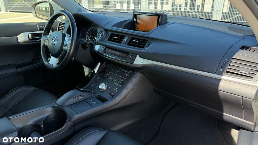Lexus CT 200h Prestige - 14