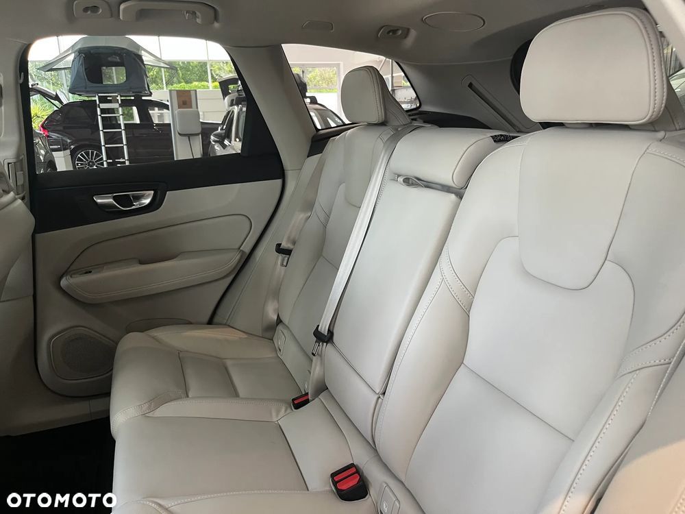 Volvo XC 60 T6 Plug-In Hybrid AWD Plus Dark - 13