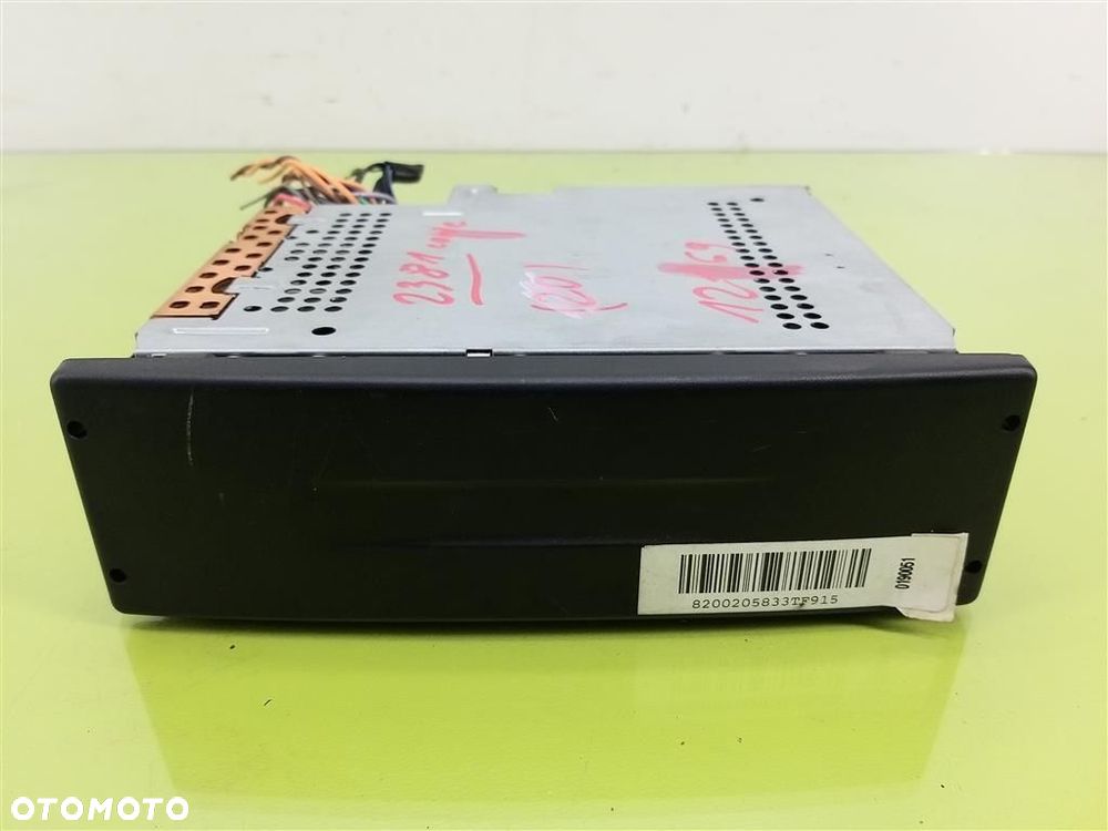 Radio FABRYCZNE ZAMIENIARKA Renault Laguna  II 2005-2007  8200290679A - 2