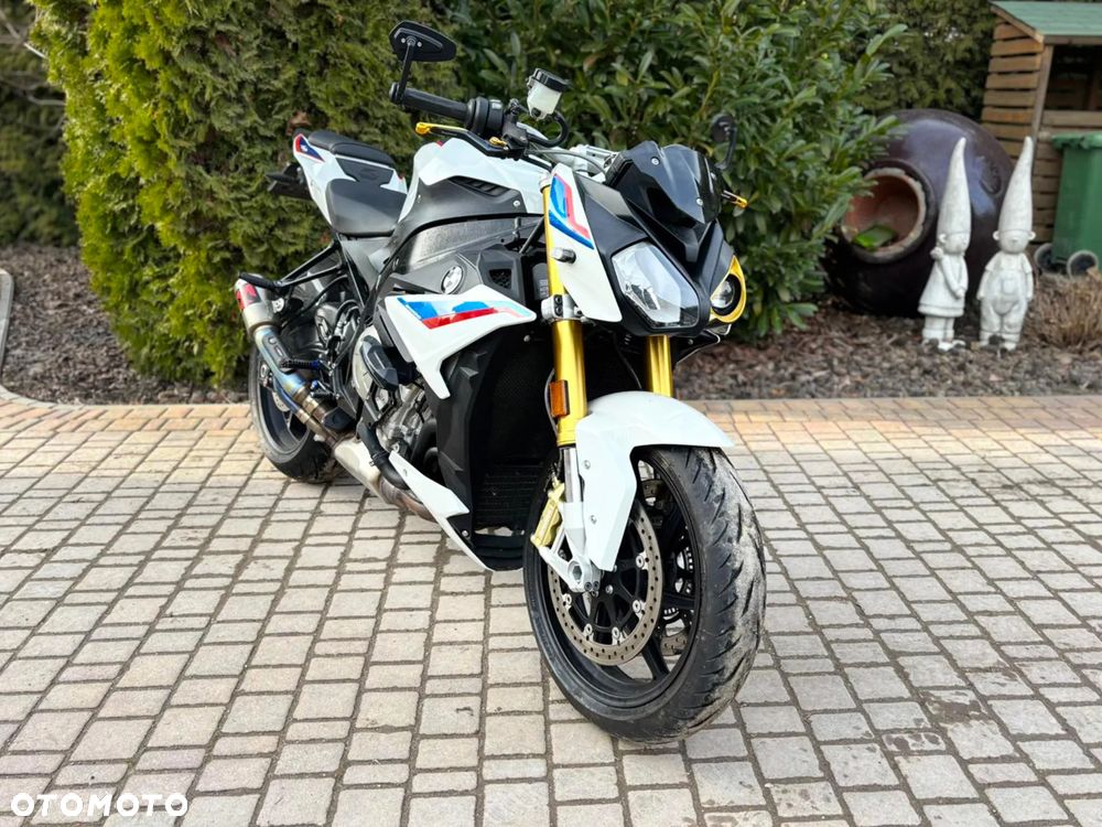 BMW S - 11