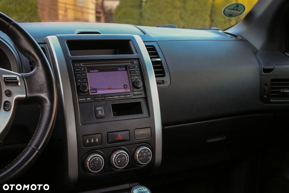 Nissan X-Trail 2.0 dCi 4x4 DPF Platinum - 28