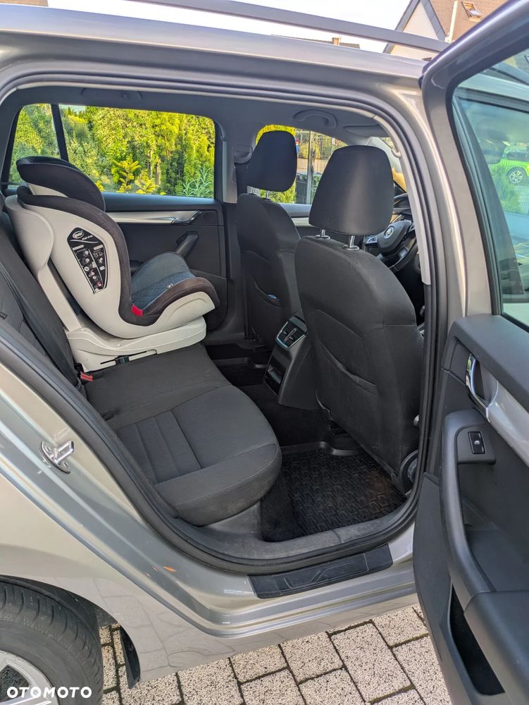 Skoda Octavia 1.6 TDI Edition DSG - 14