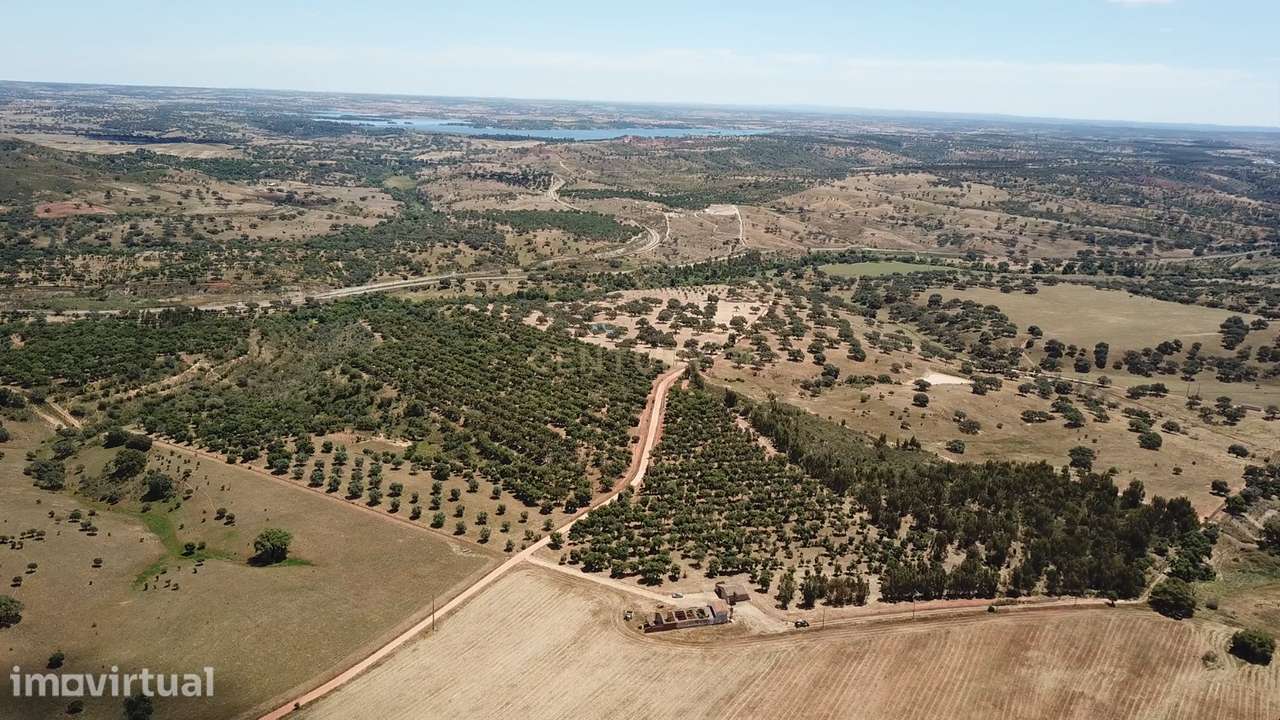Propriedade no Alentejo com Grande Potencial Turístico e Agrícola pert - Grande imagem: 2/25