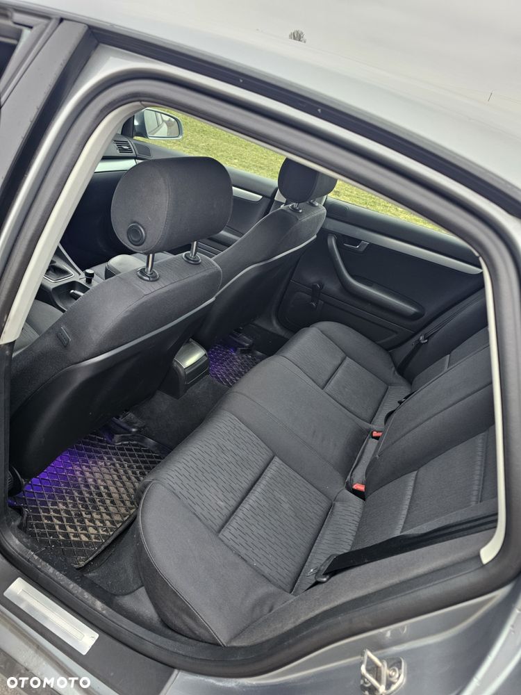 Audi A4 Limousine - 5