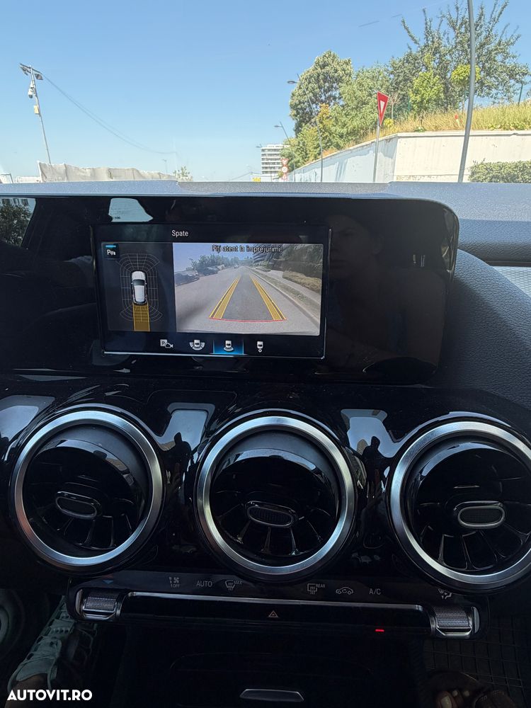 Mercedes-Benz GLA 180 d Aut. - 9