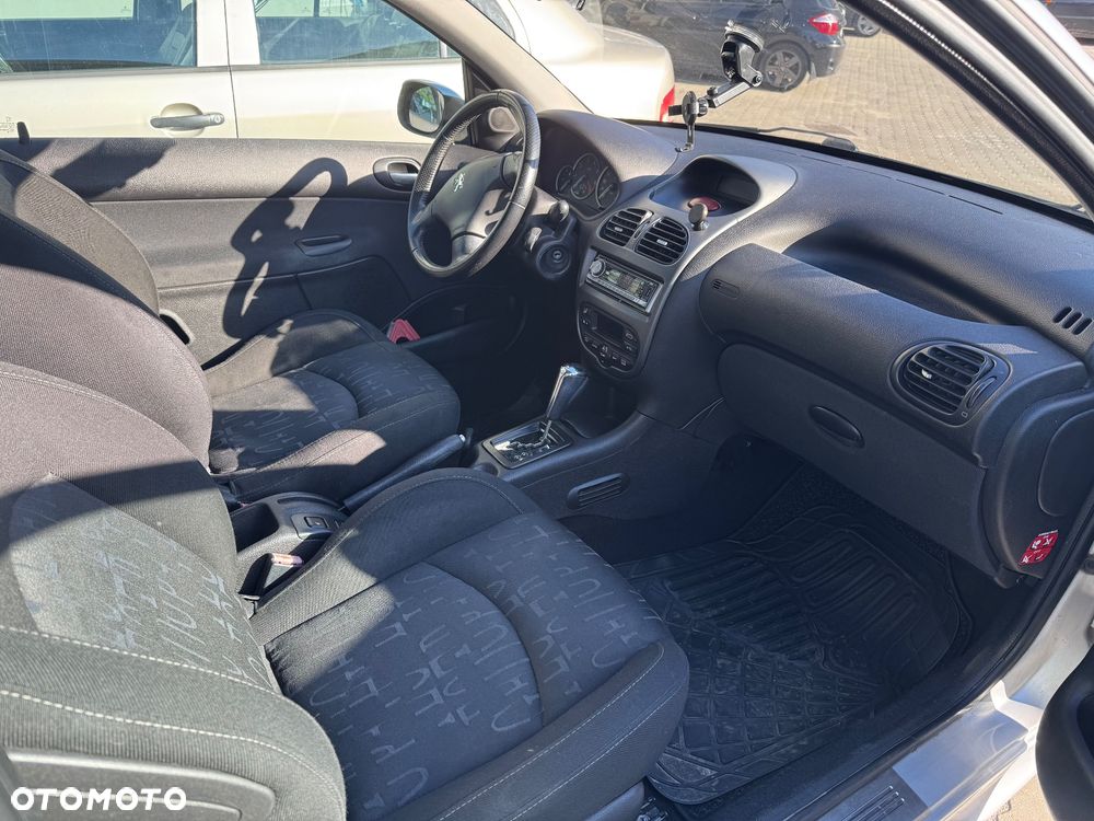 Peugeot 206 - 10