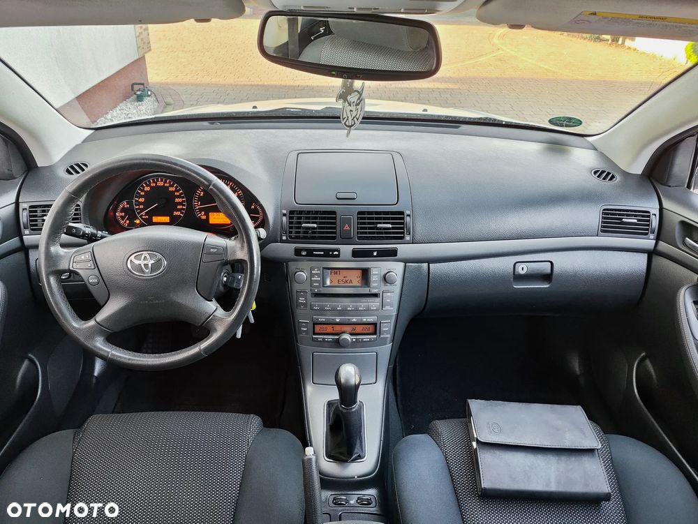 Toyota Avensis 1.8 VVT-i Sol Premium - 6