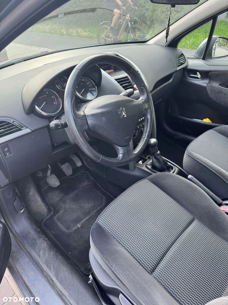 Peugeot 207 1.6 HDi 16V Trendy - 5