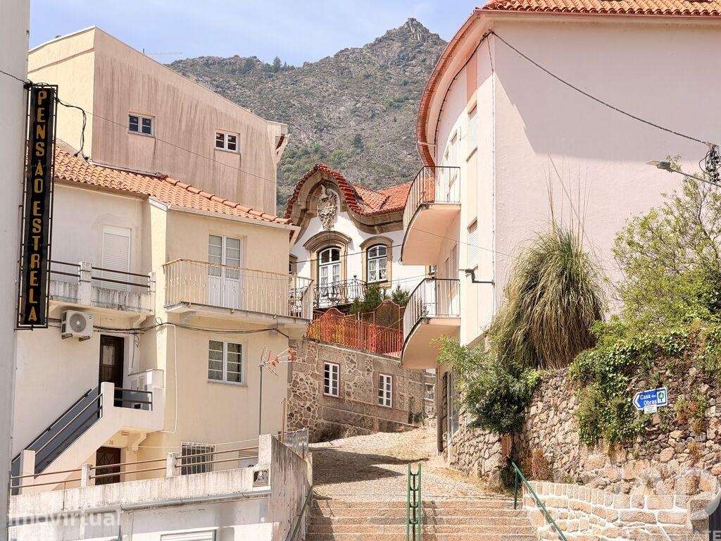 Casa / Villa T10 em Manteigas (Santa Maria) - Grande imagem: 2/37