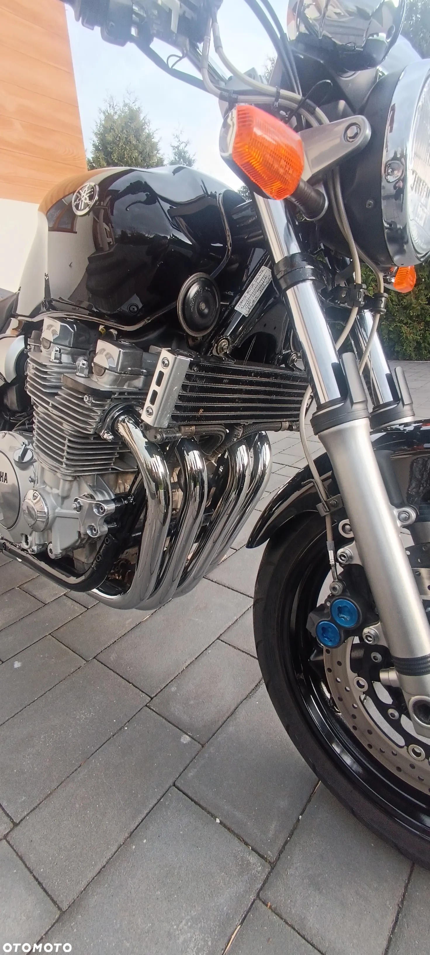 Yamaha XJR - 10