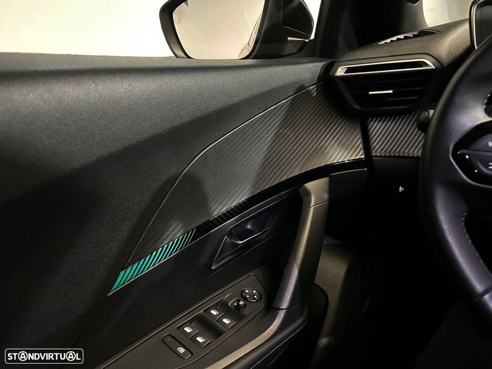 Peugeot 2008 1.2 PureTech Allure Pack - 39