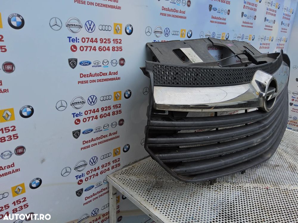 Grila bara fata Opel Vivaro 2014-2020 grila faruri fata cu emblema Opel Vivaro - 3
