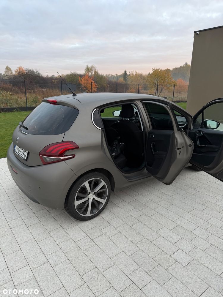 Peugeot 208 2016 photo 3