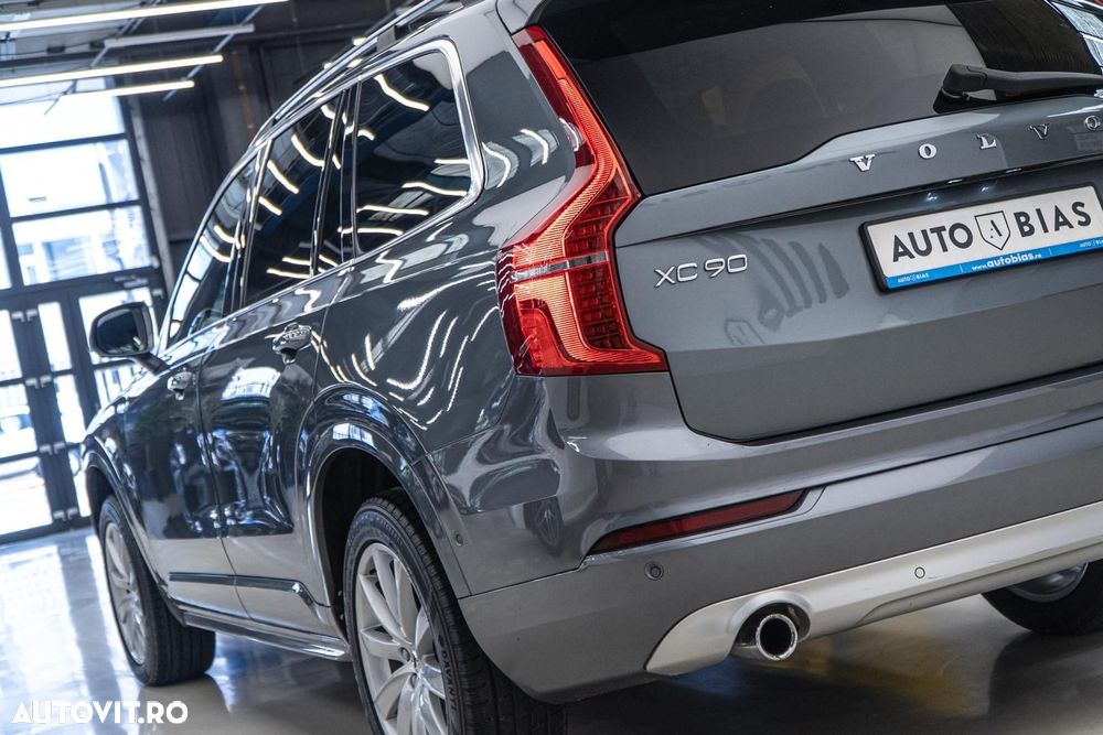 Volvo XC 90 D5 AWD Momentum - 32
