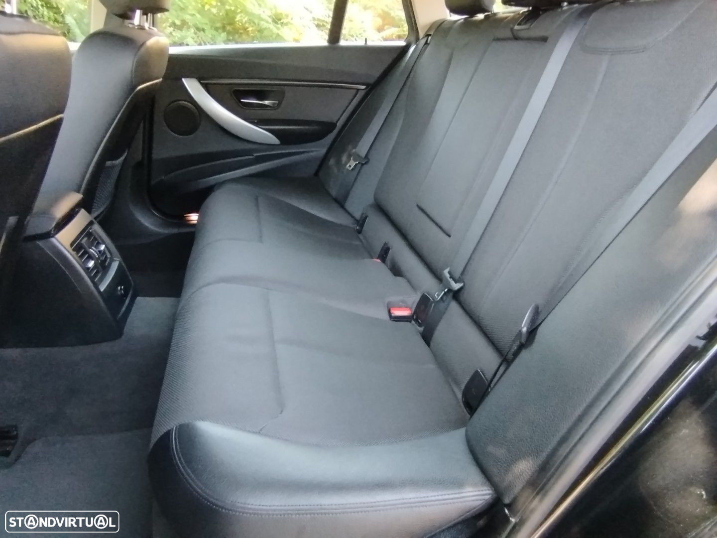 BMW 320 d Touring EfficientDynamics Line Modern - 13