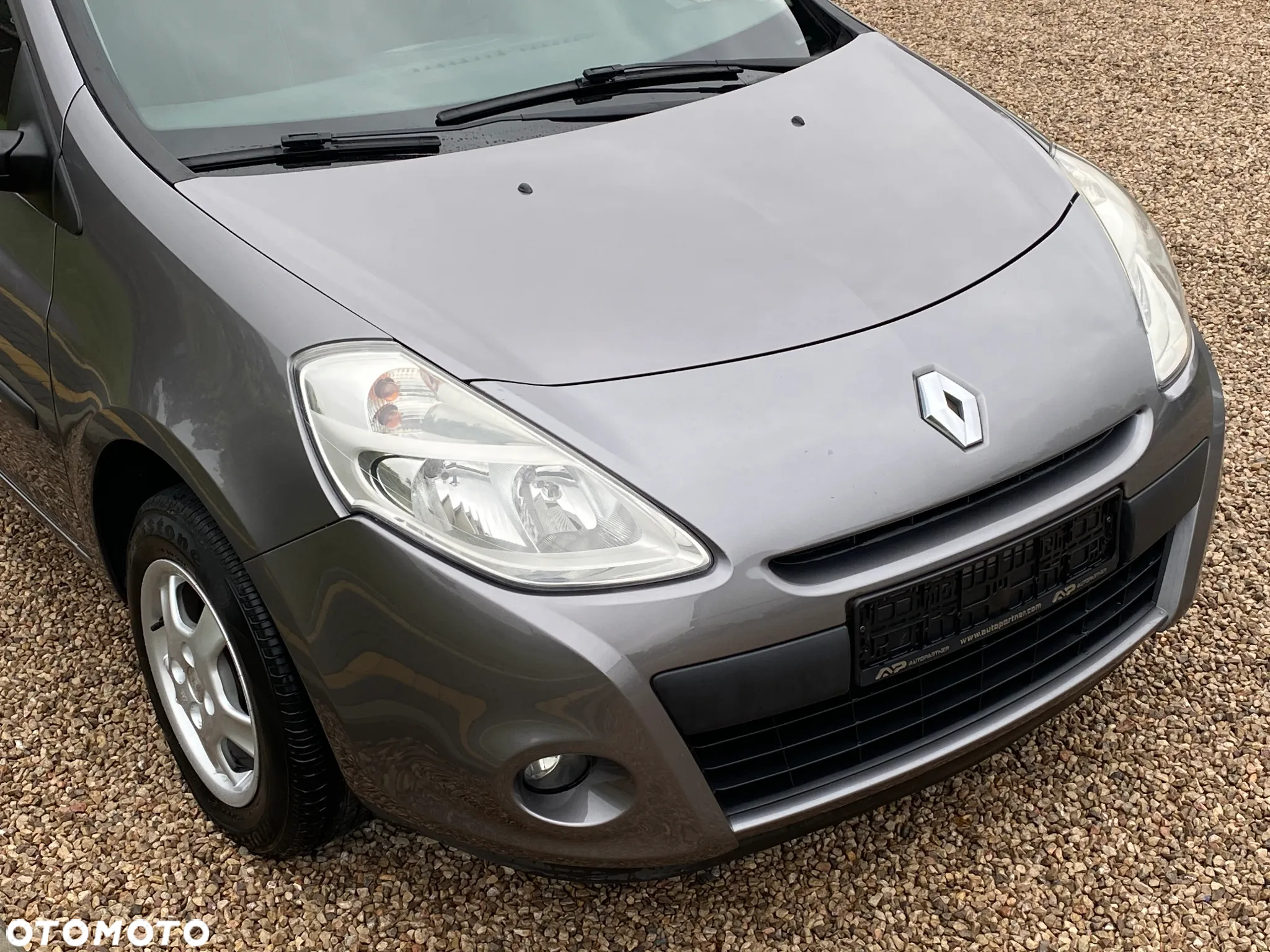 Renault Clio 1.2 16V 75 Dynamique - 13