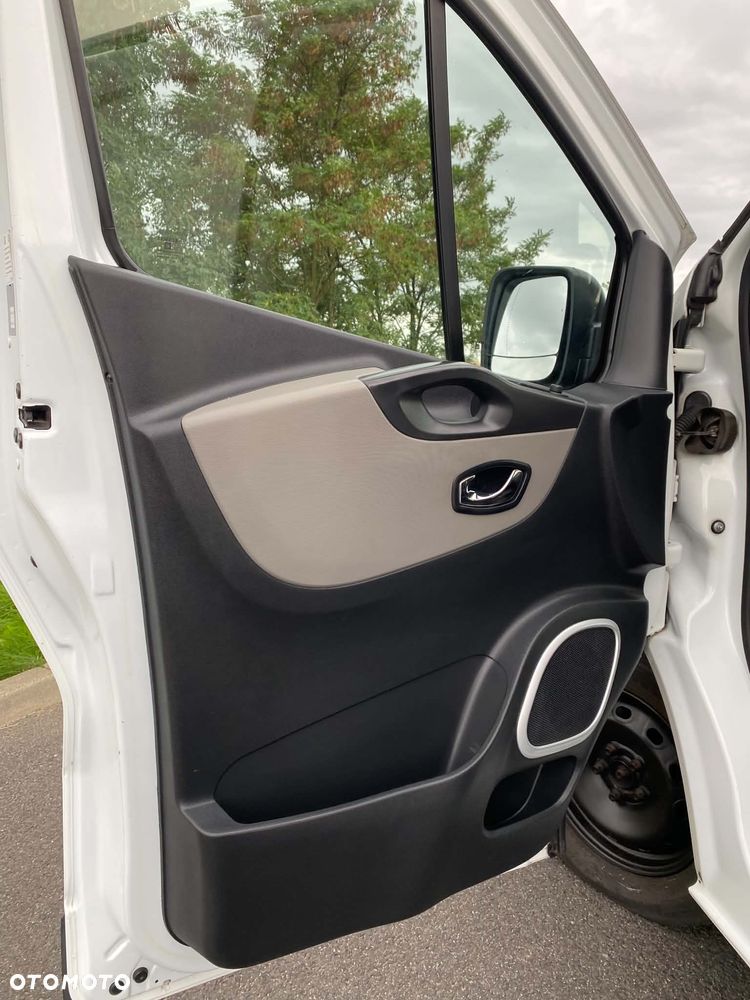 Renault Trafic - 11