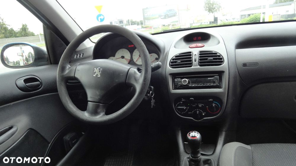Peugeot 206 - 8