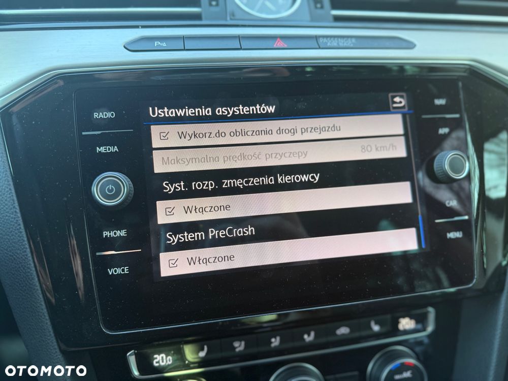 Volkswagen Passat - 13