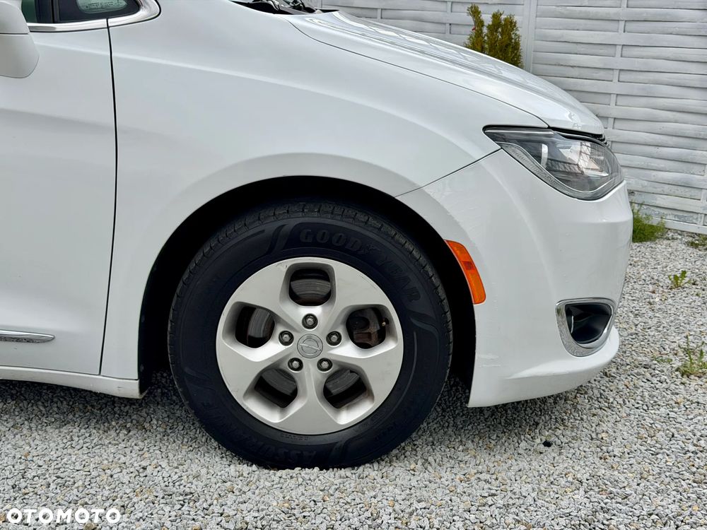 Chrysler Pacifica - 31
