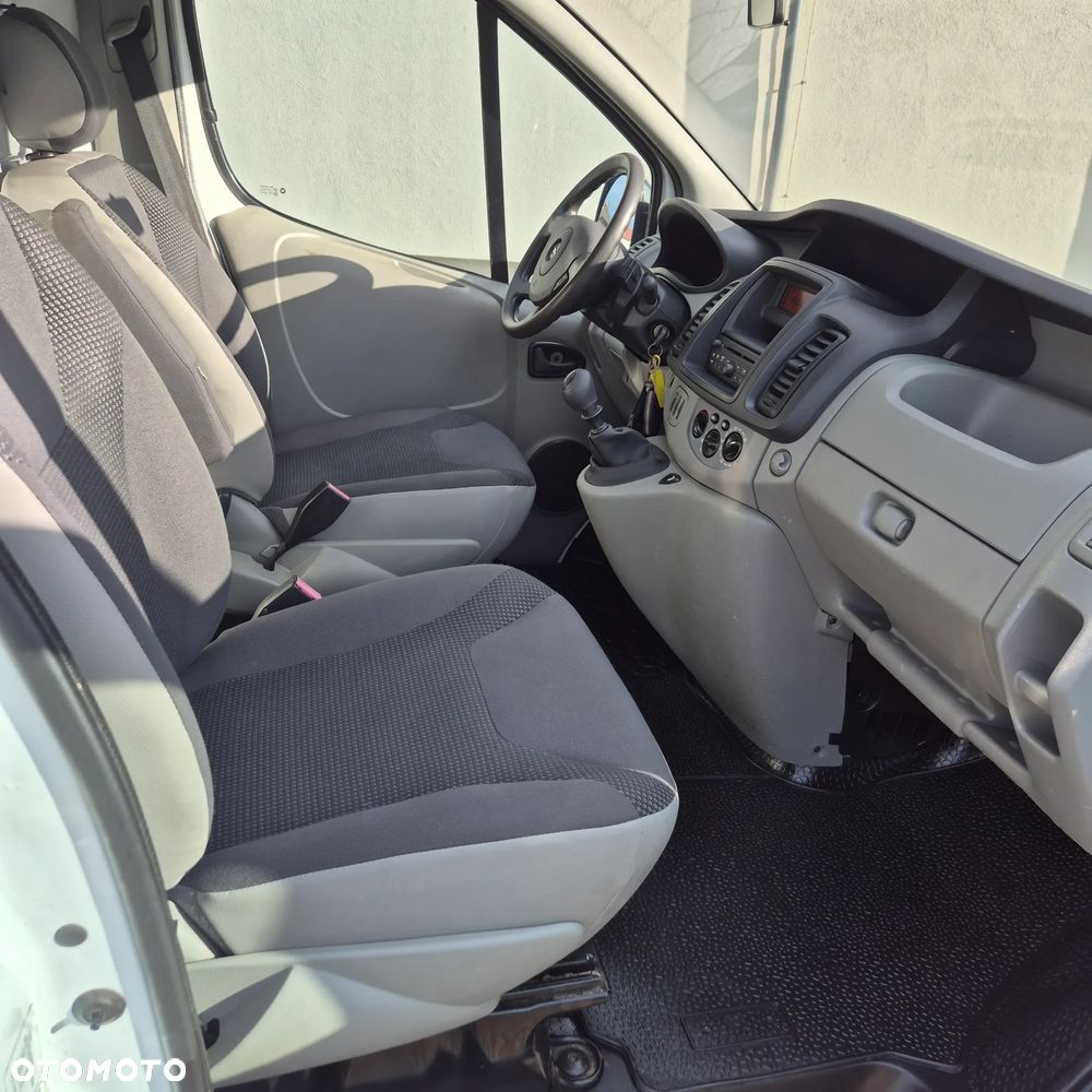 Opel Vivaro - 17