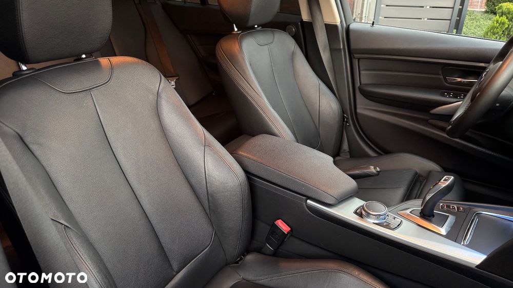 BMW Seria 3 320d Edition Luxury Line Purity - 31