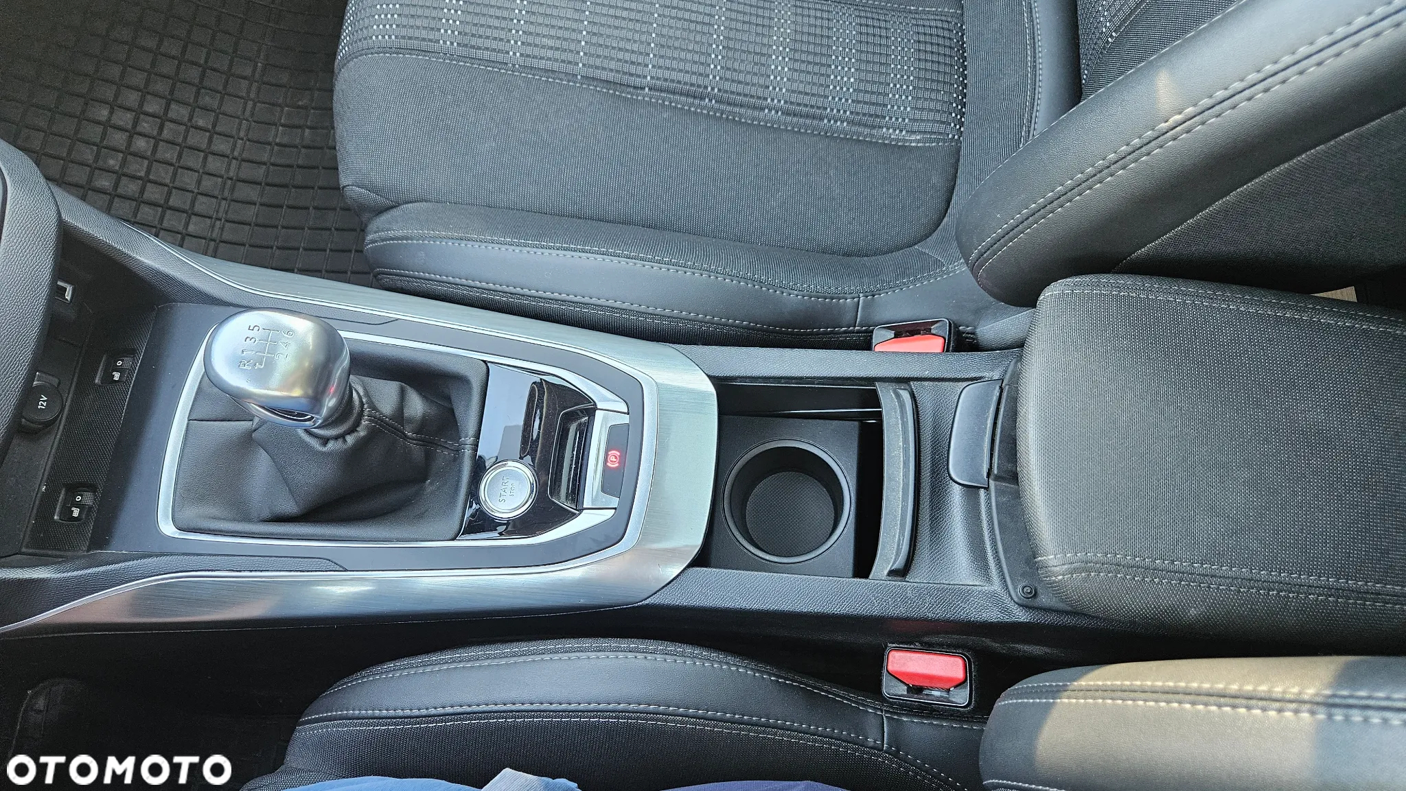 Peugeot 308 - 24