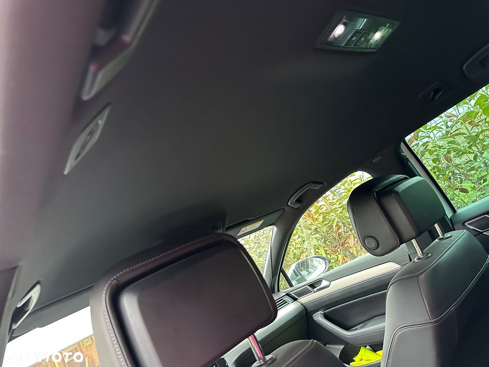 Volkswagen Passat - 31