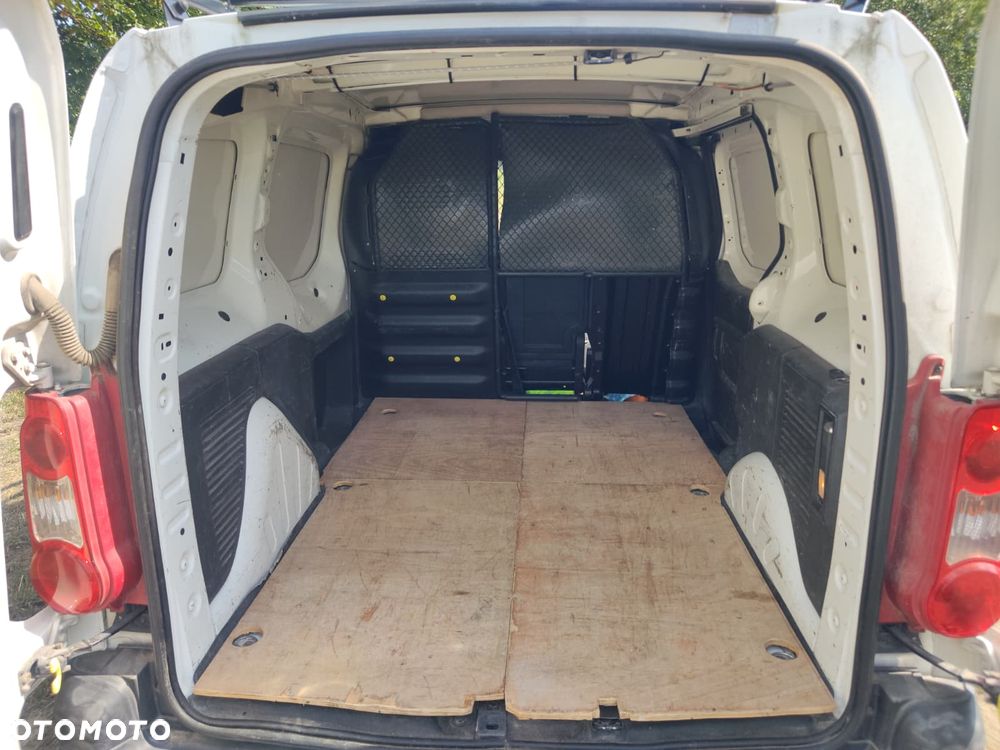 Citroën BERLINGO II - 13