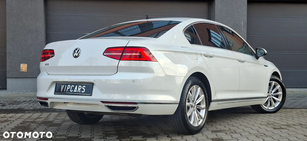 Volkswagen Passat - 10